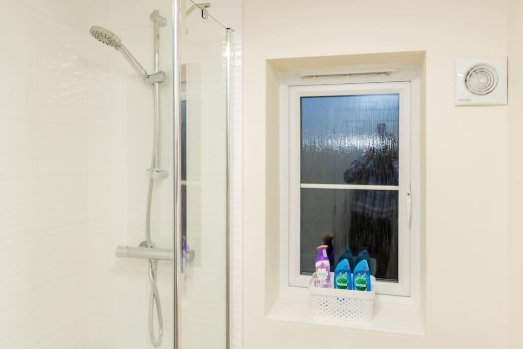 Cozy 3 Bed Sasha House In Beeston Nottingham Exterior foto