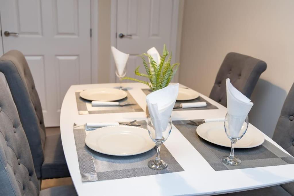 Cozy 3 Bed Sasha House In Beeston Nottingham Exterior foto