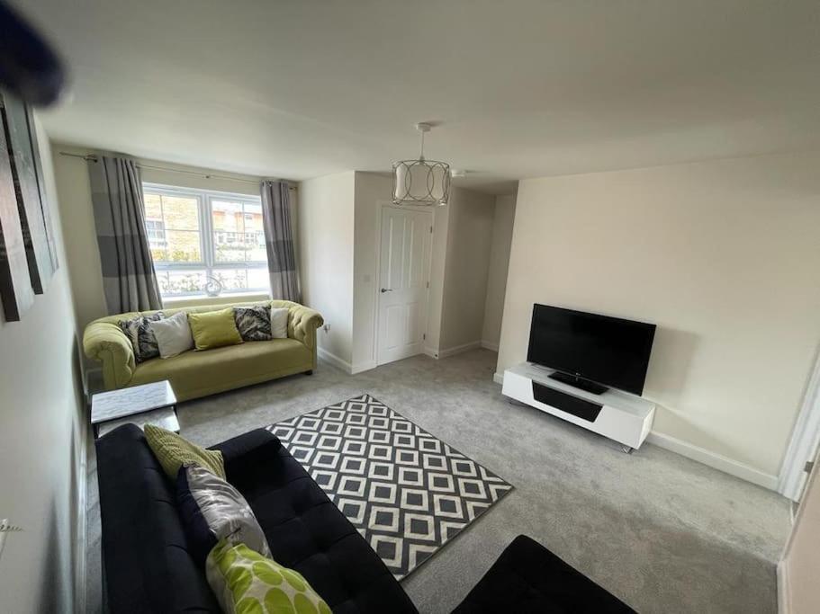 Cozy 3 Bed Sasha House In Beeston Nottingham Exterior foto