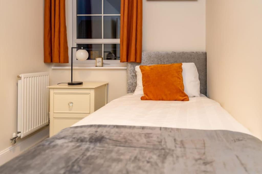 Cozy 3 Bed Sasha House In Beeston Nottingham Exterior foto