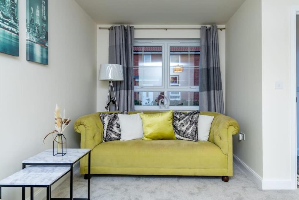 Cozy 3 Bed Sasha House In Beeston Nottingham Exterior foto