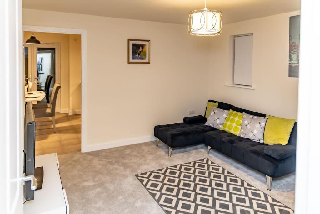 Cozy 3 Bed Sasha House In Beeston Nottingham Exterior foto