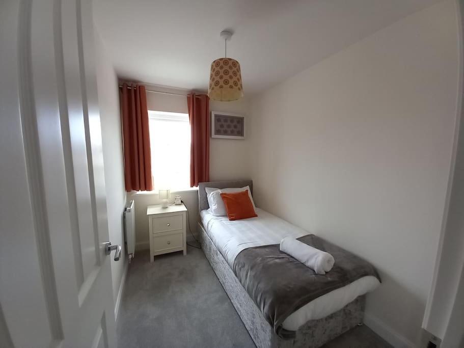 Cozy 3 Bed Sasha House In Beeston Nottingham Exterior foto